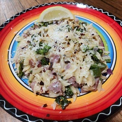 OMG, yum!

This will be a regular in our household

Subbed 1/2 cup of chicken broth for 1/2 cup cream, and added jalapeños.