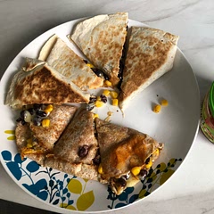 Not pretty plating but 😍😍😍this was SO good! I’m so glad I found this recipe for when I’m super hungry and need something ASAP! Yet pretty healthy 😀 yum yum