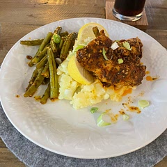 Served with buttery mash! Was gorgeous and so easy to make. Ifs advise browning the chicken for a little longer so it doesn’t lose pre seasoning when in pan!