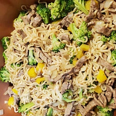 I didn't have ground beef soninreplace ot with steak. Turned out delicious, just wish I cooked the broccoli a bit longer, they were too crunchy for my taste.
