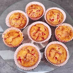 Absolutely love these! Easy to make and delicious 😋 I would suggest using some vanilla extract to add more flavour to it, but overall great recipe! 🥰🍓