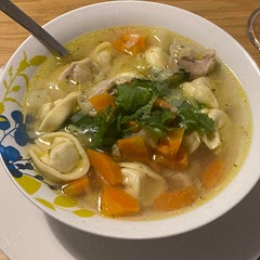 Didn’t use any bay leaf or celery because I have none. Still, it turns out pretty decently. Would add more water next time as the taste of chicken broths is too strong.