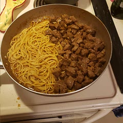 This is absolutely delicious.   It's a little spicy, but really good.   I made it with spaghetti noodles instead of zucchini noodles