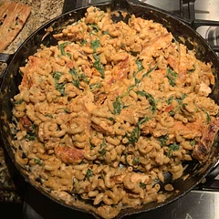 It had to be the white wine and the sun dried tomatoes that made the dish terrible. It looks absolutely delicious but looks can be deceiving. If I’d would rate this dish I’d give it a 2/10 overall. That is my honest opinion of course.