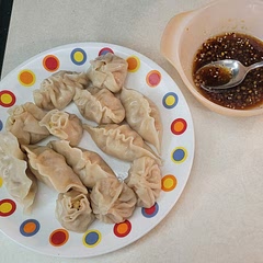 Very delicious. I added ginger paste and carrots. I would add more spices and a little bit of sauce in the dumpling mixture before wrapping it up so it's juicy 😋