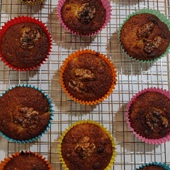Used brown sugar instead (120g), added choc chips & chopped walnuts