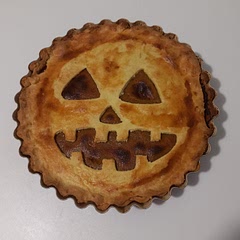 The filling is alright, but a bit too sugary. I made the pumpkin puree from scratch and it was kinda watery, so I added less milk than the amount the recipe asks for.