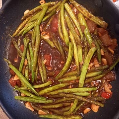 60g of garlic is ALOT!!! I used half of this. Lovely dish.