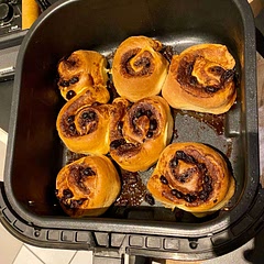 Needs some kind of coating on the outside to stop from burning. Also more filling would have been good. But otherwise great recipe.