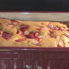 Haven't tried it yet - it's still in the oven - but it looks sooooo delicious already! What a great way to use up my old bananas and strawberries!
