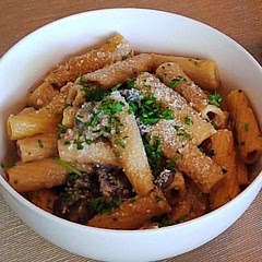 I doubled the amount of sauce and mushrooms, and it was perfect! It was very delicious.