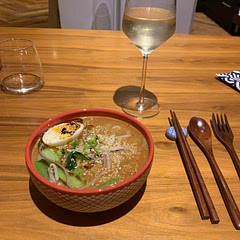 Mid-week ramen. Lots of components, so not easy, but didn’t take too long (45 mins from gathering ingredients to being cooked)