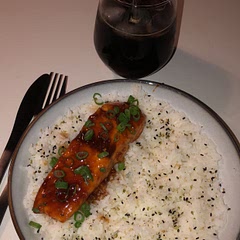 Super easy and tasty but read the notes first so put 1-1/2 tbs of honey instead of 3.