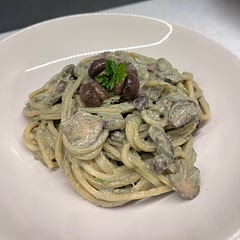 I used spaghetti and a lot of parsley, it was very tasty. Thank you for this recipe. 😋😋😋