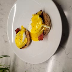 https://youtu.be/iHGO8ygUk0w
For poached egg, fill up the pot with 6 inches of water and bring to a boil. Stir with a big whisk to get the water moving. Drop in the egg and cook for 2 mins.