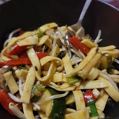 I added zucchini and mushrooms and it's very good!