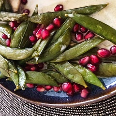 We recommend to cover sweet peas after stirring and let them cook for 6 to 8 minutes, covered but stirring occasionally.