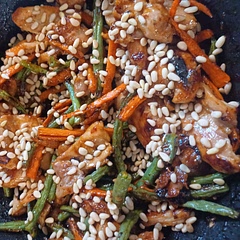 Good way to use whatever veggies are on hand- like green beans and carrots!