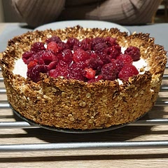 Had a lot of crust crumbs to spare... but a very tasty 'pie'. Easy and quickly made