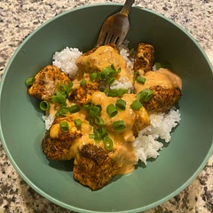 so easy to make and yummy, my biggest challenge with it was just getting the salmon into cubes!