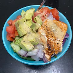 only used half of a salmon fillet for two portions and it was very filling. definitely a new favourite