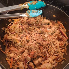 Made with rainbow carrots and clover sprouts. Double sauce and added 1tbsp sambal to sauce as well