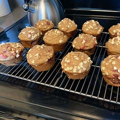 Added 1t cinnamon, could use more/different spices. Very sticky to pan. 1.5 cups strawberries (frozen) more than enough
