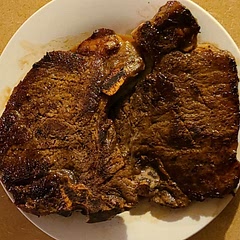 Reminds me of Ruth's Chris Steakhouse! 🥩