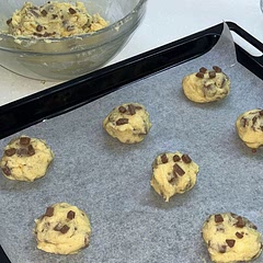 Gave them out to my friends, some loved, some thought there was way too much sugar. Used normal chocolate chunks instead of chips.