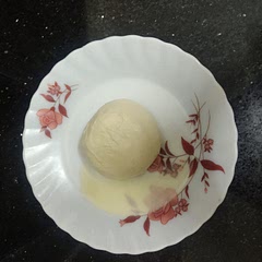 This is soooo good. It took me like 15mins to make
i made it 3 times 
first time it came out delicious, the 2nd time I used milk that was already boiled so that messed it up and the 3rd time there were some lumps but it did melt in the microwave but not in the oven i think i added too much vinger. but over all it was great.
i think I'm just gonna make cheese at home from now on.
It's fascinating that the temperature of milk can make different cheeses.
as in for paneer we need to boil the milk at 100°C 
it's so close yet so far from mozzarella 