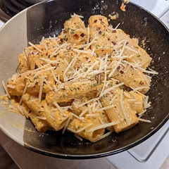 Winner. Add red pepper flake and extra Parm.