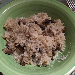 Very good and easy. The balsamic vinegar gives a very nice touch to the mushrooms. It tastes a bit of coconut, so if you do not like it make sure to use a different oil. I also added white wine and only had basmati rice, but it was great anyway.