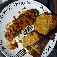 The meat sauce makes a lot more than just 3 zucchini. I could probably do between 9 to 10 zucchini.