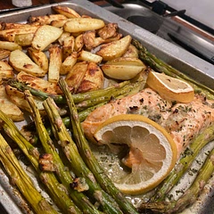 Incredible flavour 🤌🏻 and soooo easy to make. My new go to. I’d eat this instead of a takeaway and I’m not even a fish person !