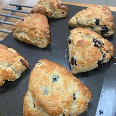 Made a blueberry and lemon version. Added extra 1tbsp of caster sugar, 200g blueberries, grated zest of 1 lemon and bit extra lemon juice to the milk