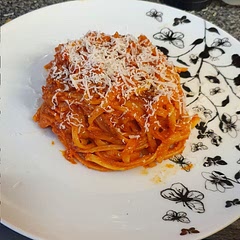 I used a half and half mix of tomato puree and chilli paste and this makes the perfect spice level.