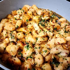 SUPERRRR GOOOD! i doubled the amount for the sauce since i made more chicken than the recipe called for. Turned out like a dish from a restaurant! 