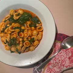 Loved this - added a bunch of spinach at the end and upped the pasta to 8oz and used broth in place of water (added and extra 3/4 cup of liquid). Turns out great!