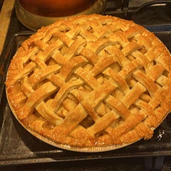 Made on thanksgiving for the family <3 it was a hit. Will be bringing it back with the homemade ice cream for Xmas 🥰