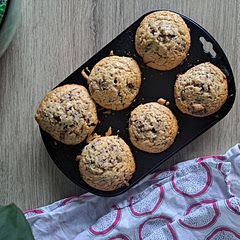 Swapped blueberries with chocolate, and since the batter was tad too dry, added some sparkling water. Solid recipe for vegan cake batter, will definitely use it again.