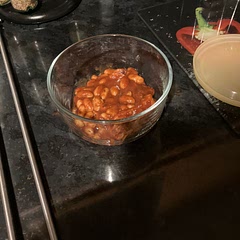 Easiest recipe ever to make.

Added a bit more chipotle paste for a bit more November heat. 

Easy way to use up bits from the freezer/cupboard before payday.