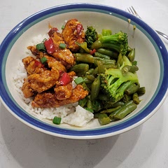 We used a mixed of frozen green beans and frozen broccoli, def would be better off using fresh veggies but the chicken was awesome but this dish can get spicy!