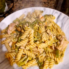 This was a member of the clean plate club! 
When steaming the veg I added a lif to the pan to keep the moisture in (may have overcooked the veg). I also added green beans and pasta! So yummy!!