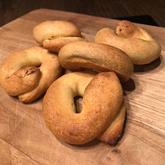 Made those yesterday, without the toppings, 
we finished almost all of them!👀 so good!