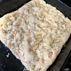 for an inexperienced baker, this was too easy to make! Left an aroma in house that made this recipe irresistible!! Definitely a crowd-pleaser