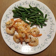 This was very quick to make after work, and the thin green beans were easy to cook in a similar fashion. I didn't use lemon because I prefer the simple garlic taste.