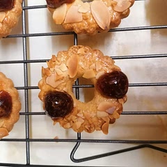 These turned out really well! They look really impressive and the chewy cherries on top went down very well!