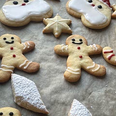 These are so yummy and it’s so much fun to decorate them so a great activity for parents and kids