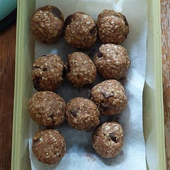 Took the suggestion of adding honey and chocolate chip because I knew going into it that I did not have sugar pumpkins. Tasty and an easy snack to grab.