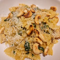 Very tasty. Added more stock and some almond milk to make it a little more saucy. Mixed engevita flakes into the sauce.
